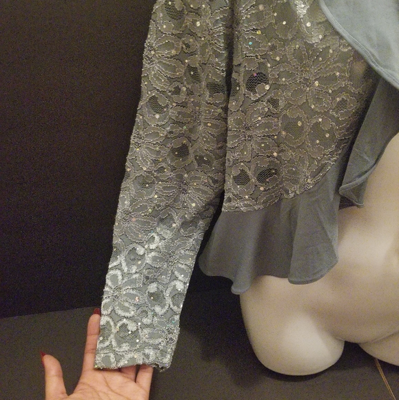 R&M RICHARD CAPE.. - Picture 5 of 7